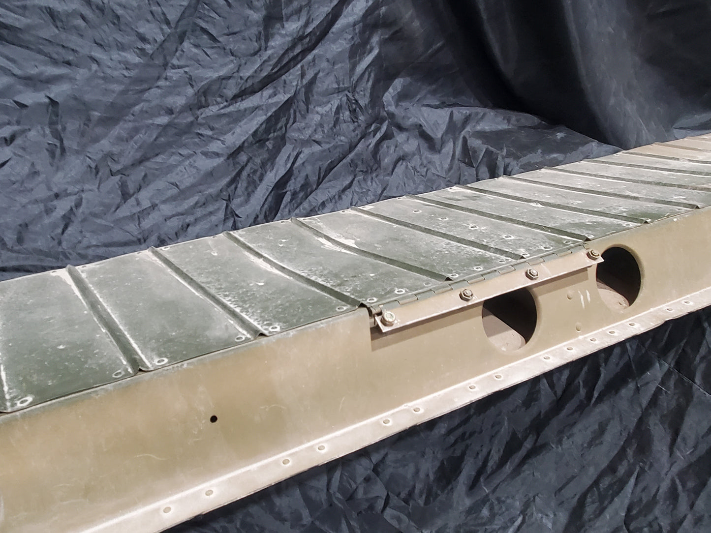 Aileron LH - Cessna 185