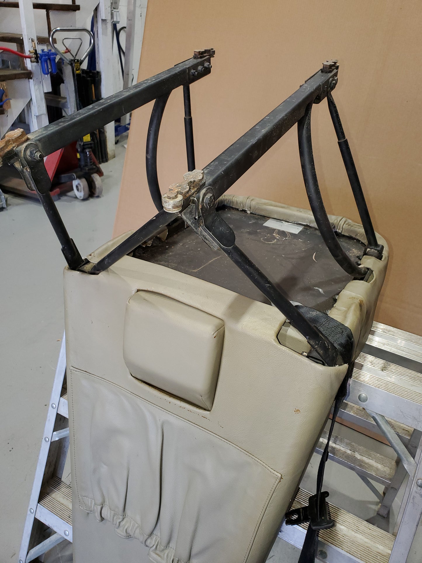 Seat Assembly - LH - Cessna - 208B Caravan - 5Y-MME - 3 of 3