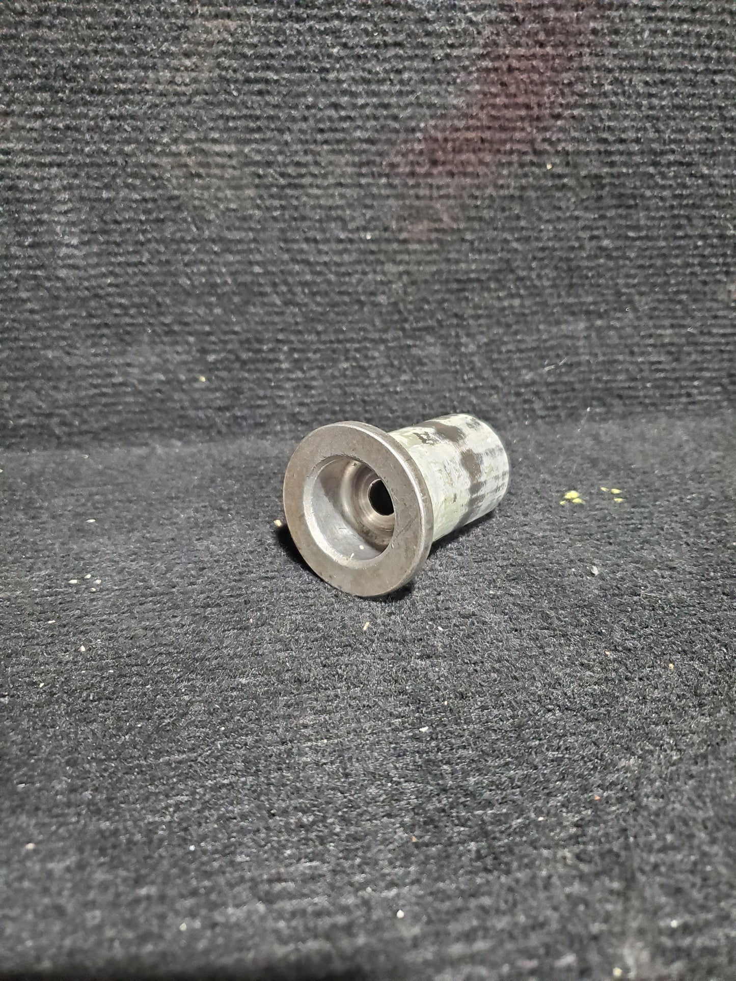 Bucket-Axle Bolt-Nose Gear Wheel & Tire Assy Attach FSO Cessna 5Y-MME