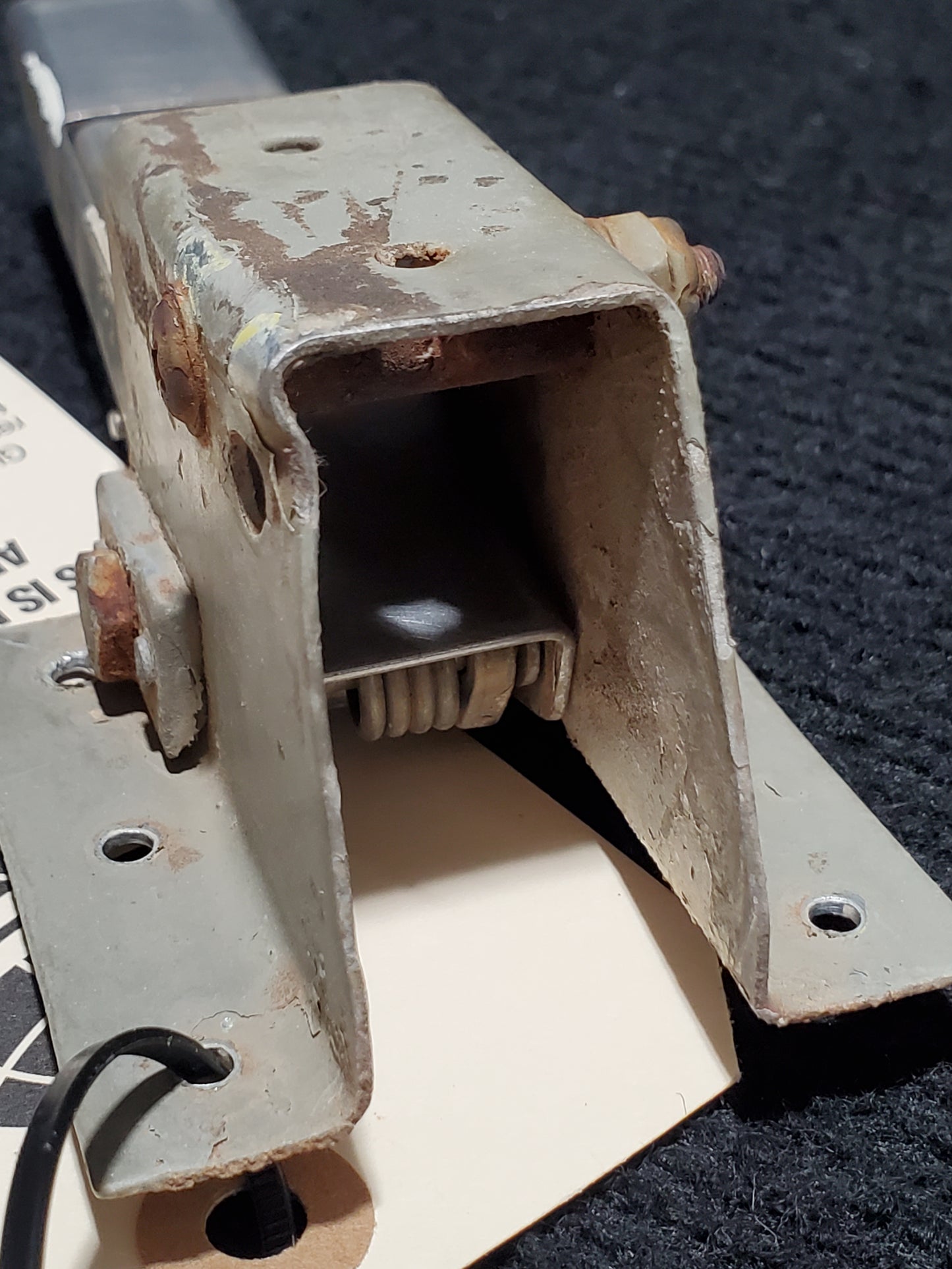 Bracket Assy - Door Latch - LH/RH Aft - Cessna - 5Y-OER