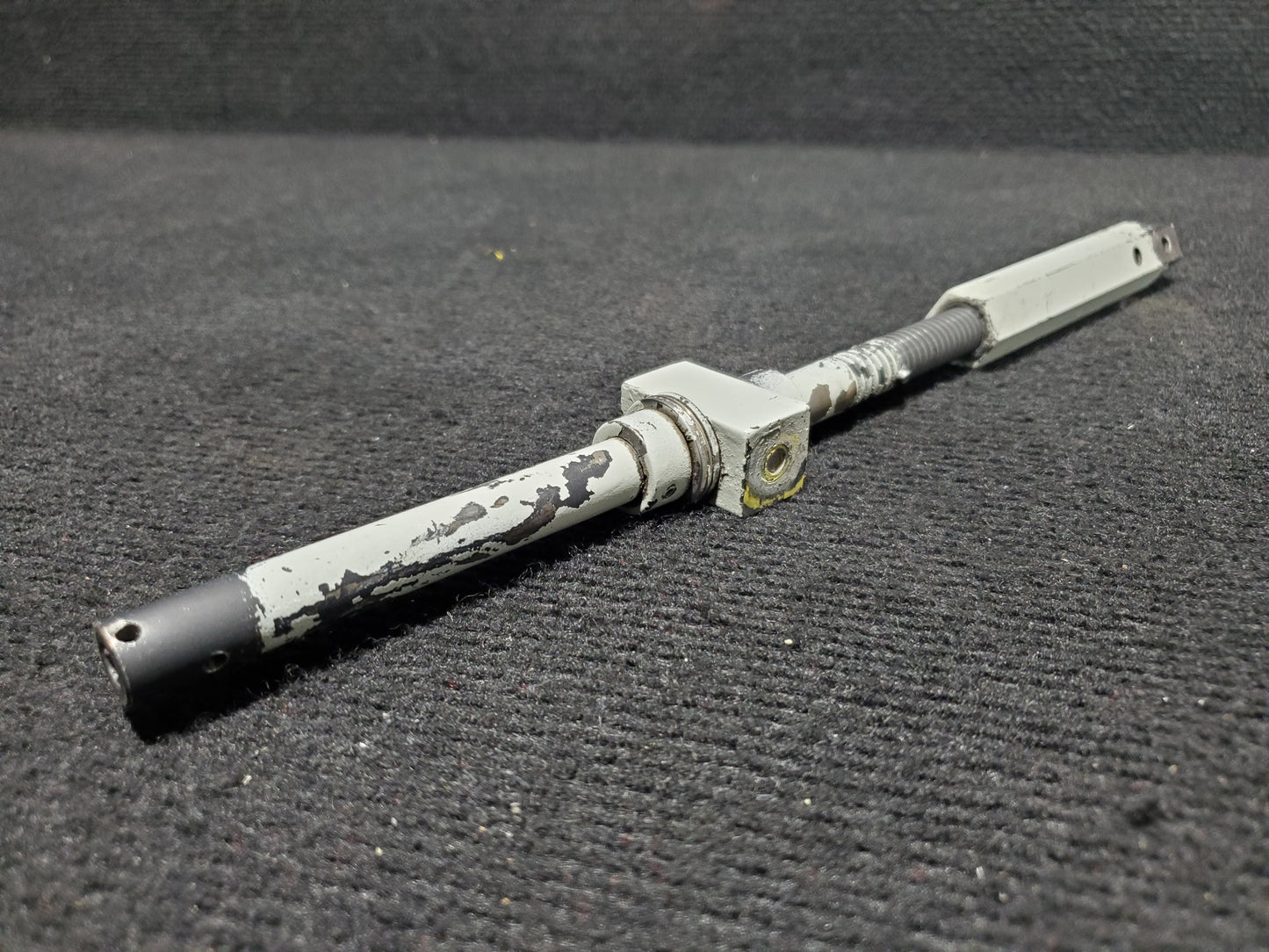 Screw Assy - Vertical Adjust - Pilot/CoPilot Seat - Cessna - C-MISC