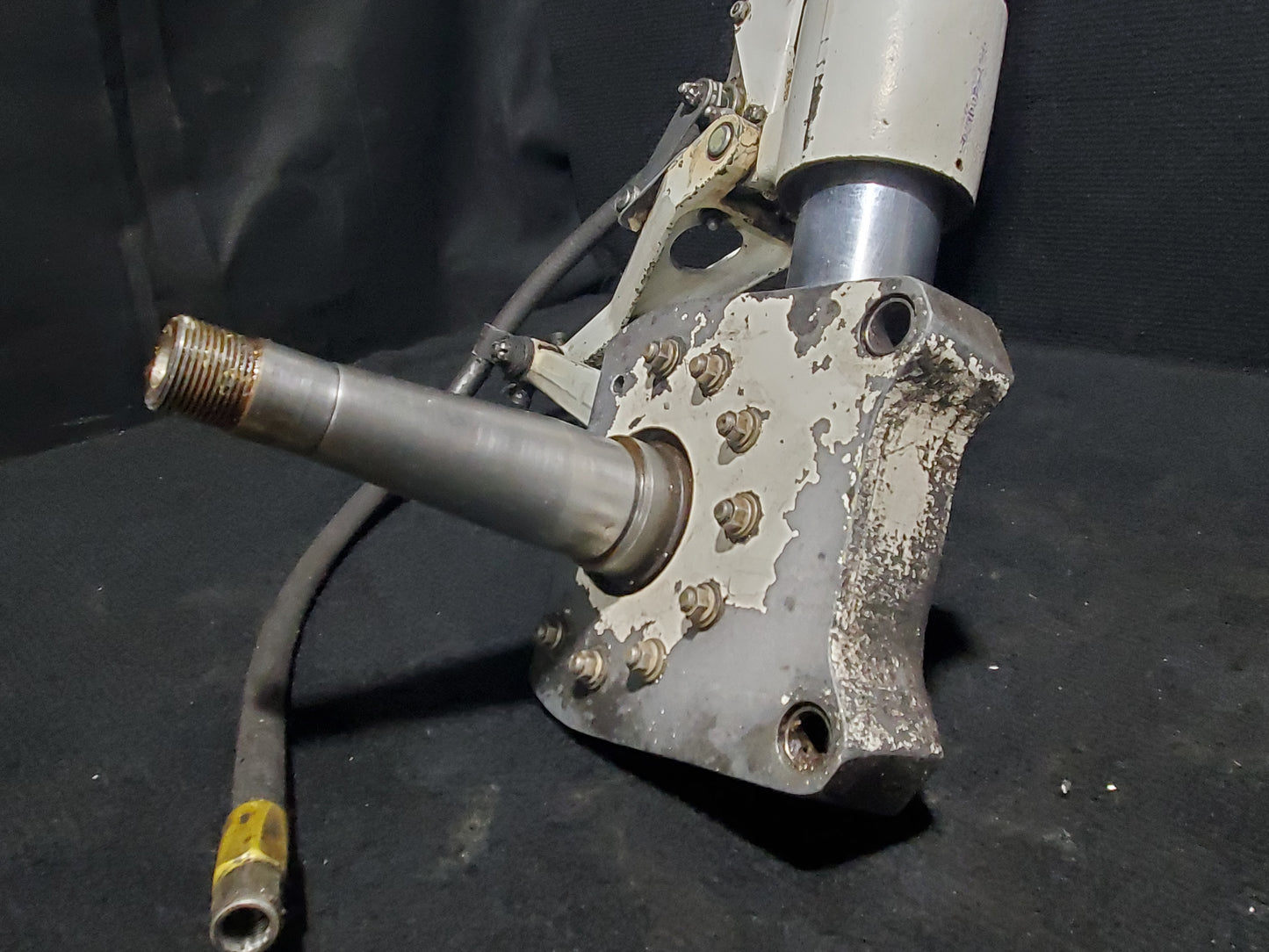 Main Landing Gear Strut Assy LH - Cessna - C-FSYN