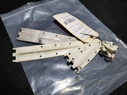 Hinge Set - Cessna - C-FJEZ