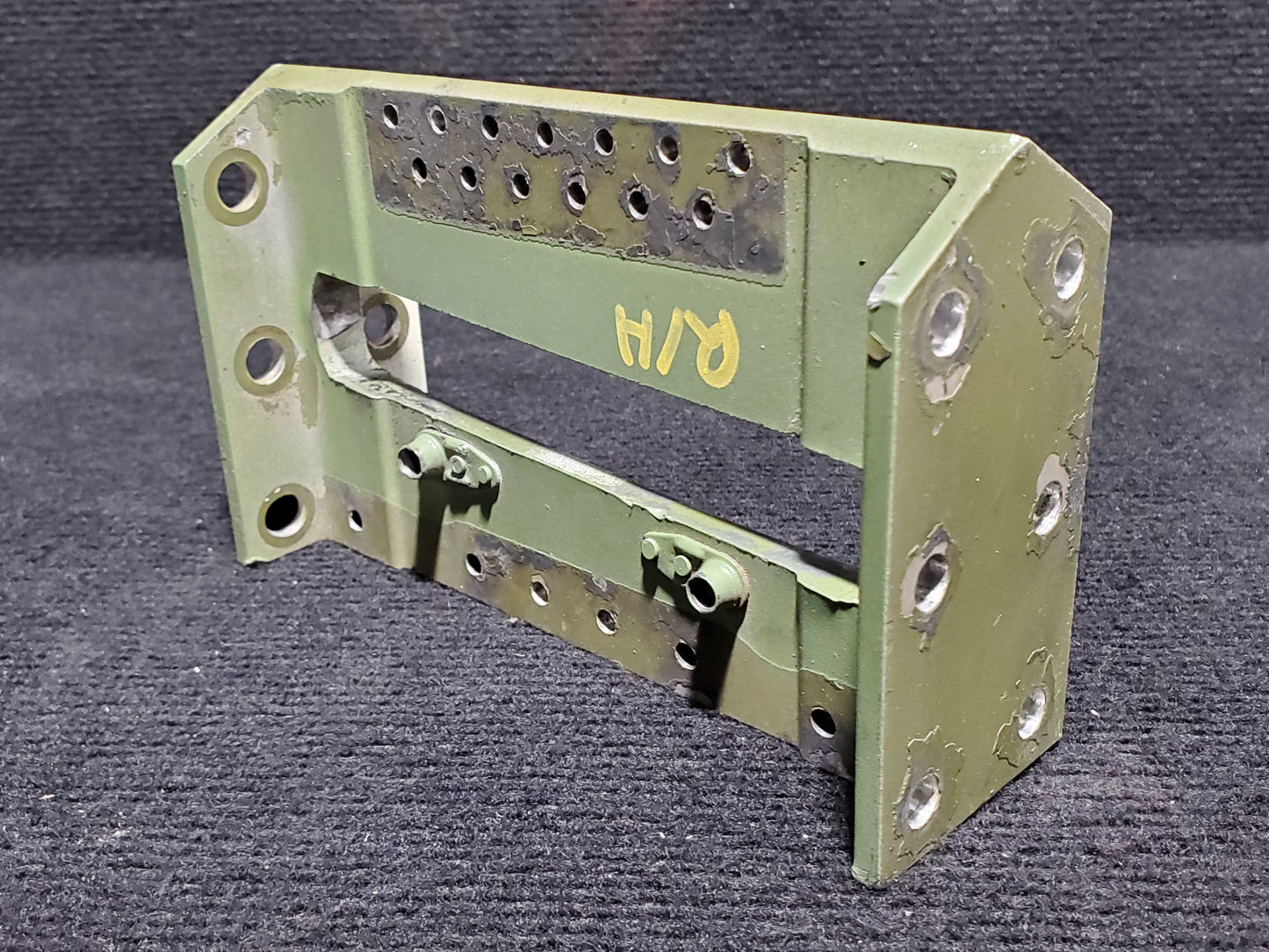 Landing Gear Support Bracket -OTBD -RH - Cessna - C-FZEL