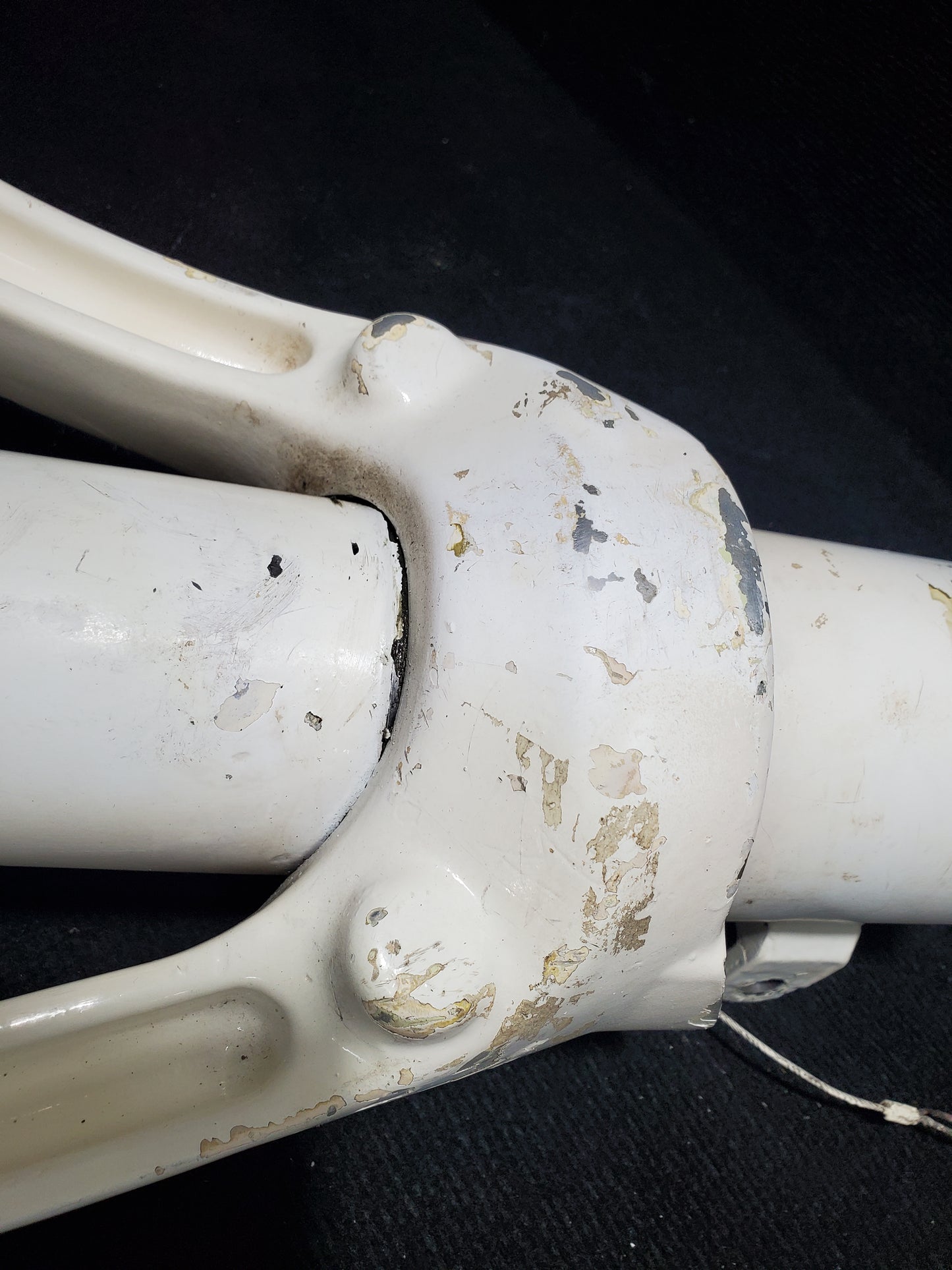 NLG Trunnion Assy - Cessna - 5H-NWA