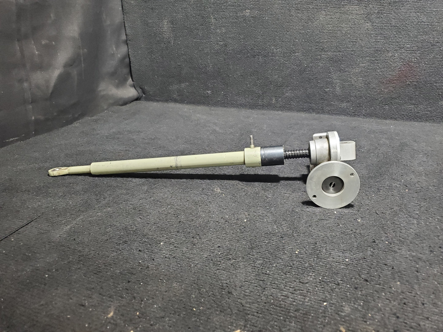 Transmission Assembly and Jack Screw - Flap Actuator - Cessna - 5H-TAZ
