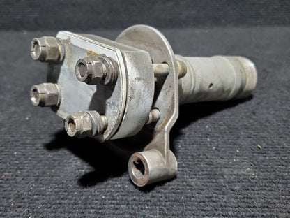 MLG axle - Cessna - 5Y-FOO