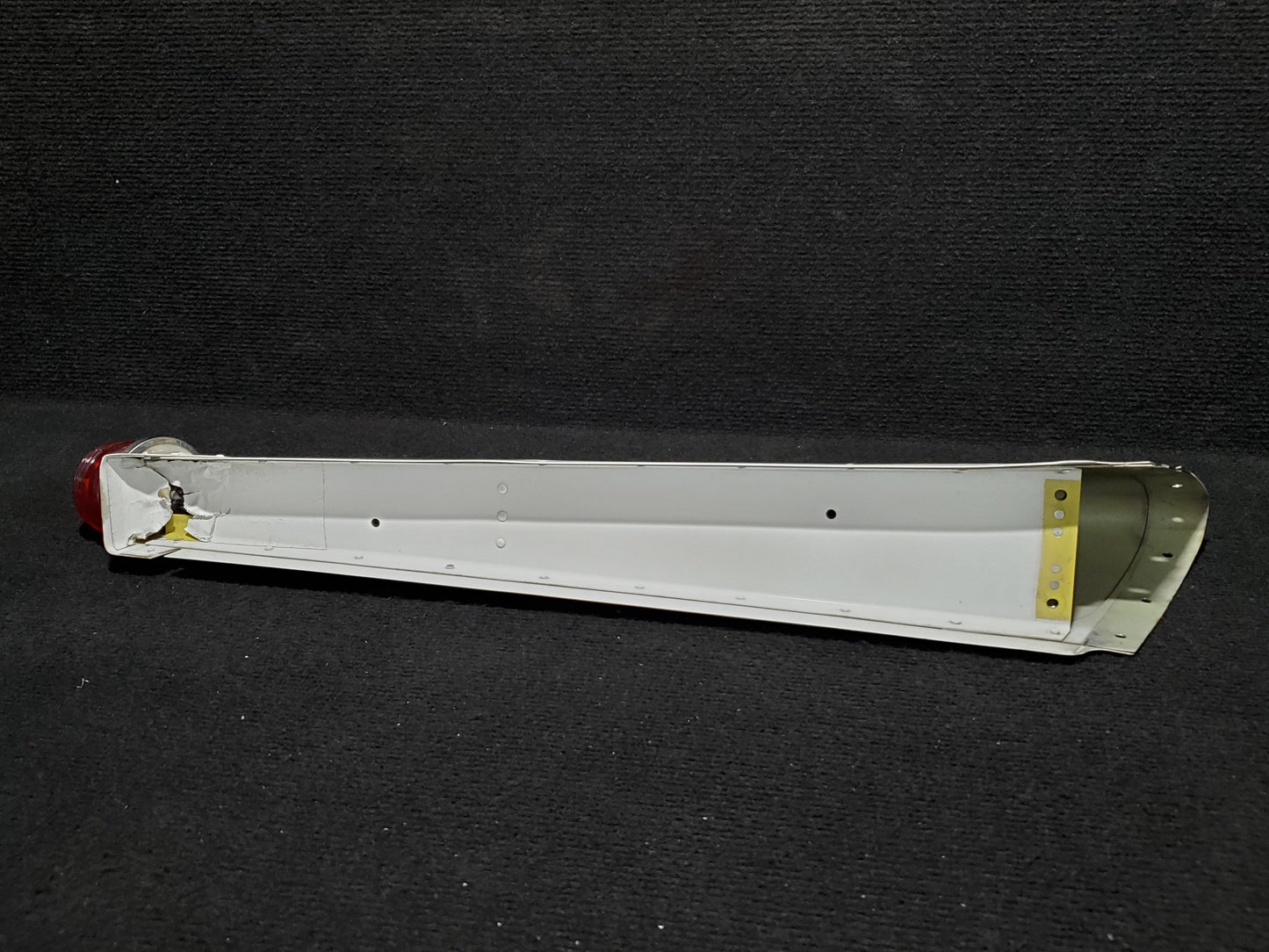 Vertical Fin Tip Assy W/ Flashing Beacon - Cessna - OO-SEX