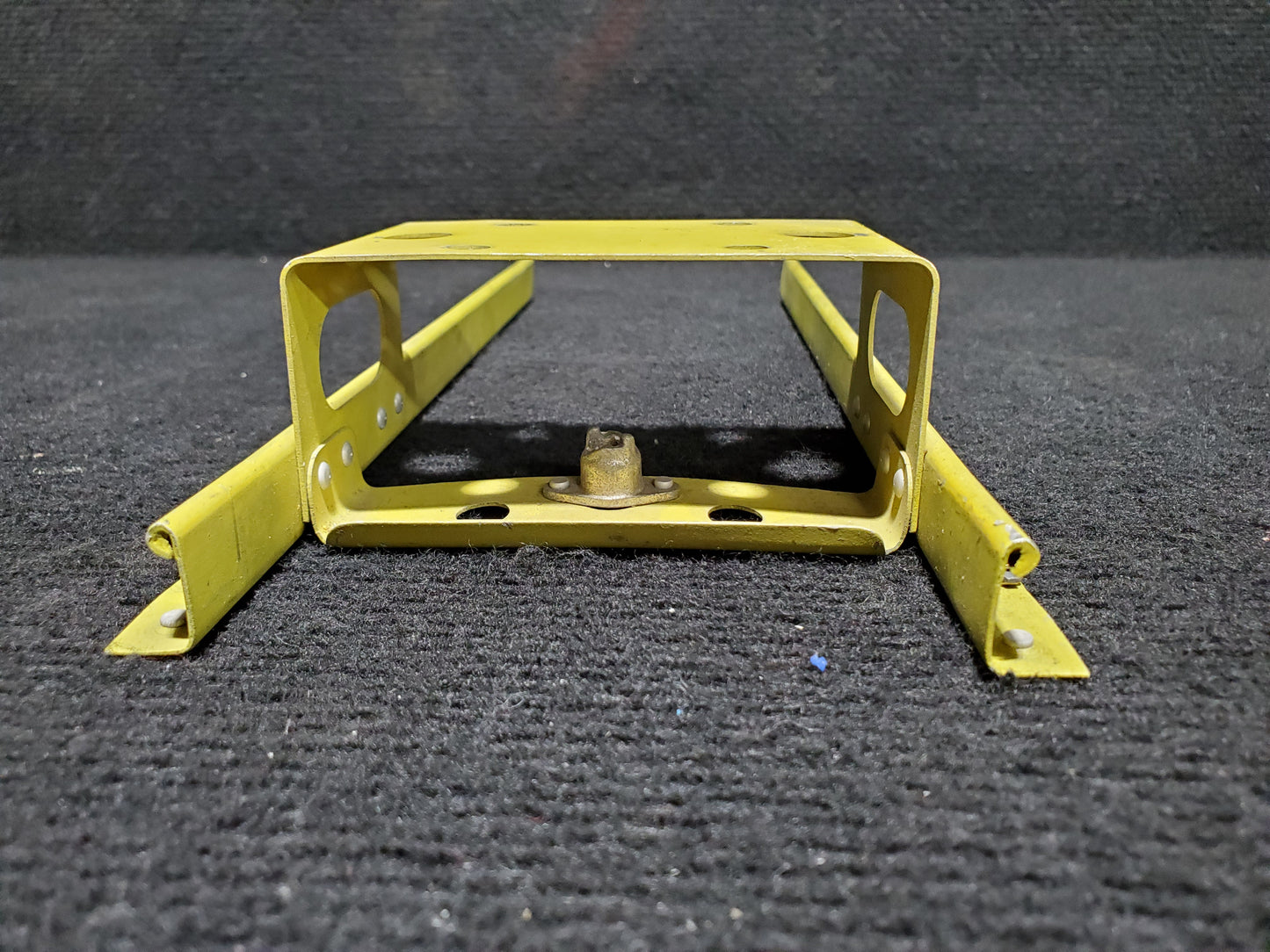 Fuel Strainer Mounting Stringer Assy - Piper - C-GHJG