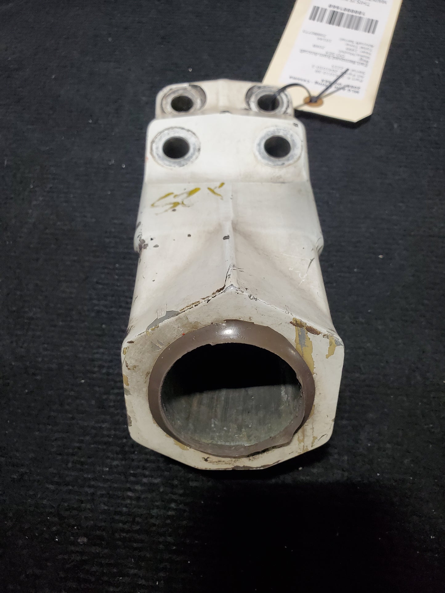 MLG Axle Fitting - Cessna 208B - OO-SEX