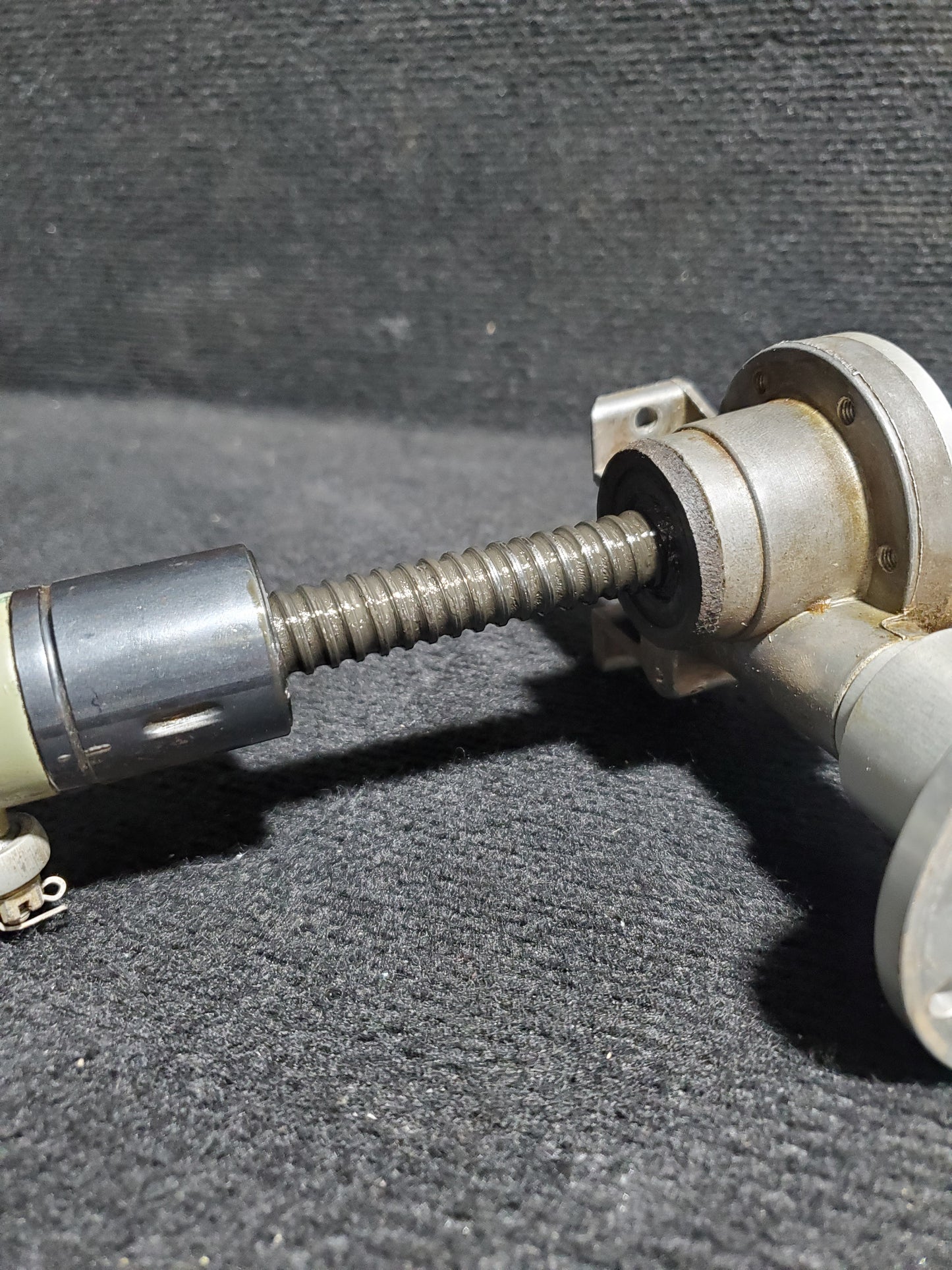 Transmission Assembly and Jack Screw - Flap Actuator - Cessna - 5H-NWA