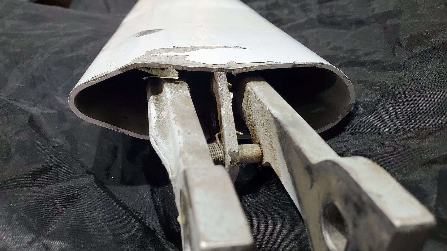 Wing Strut - RH - Cessna - C-GROC