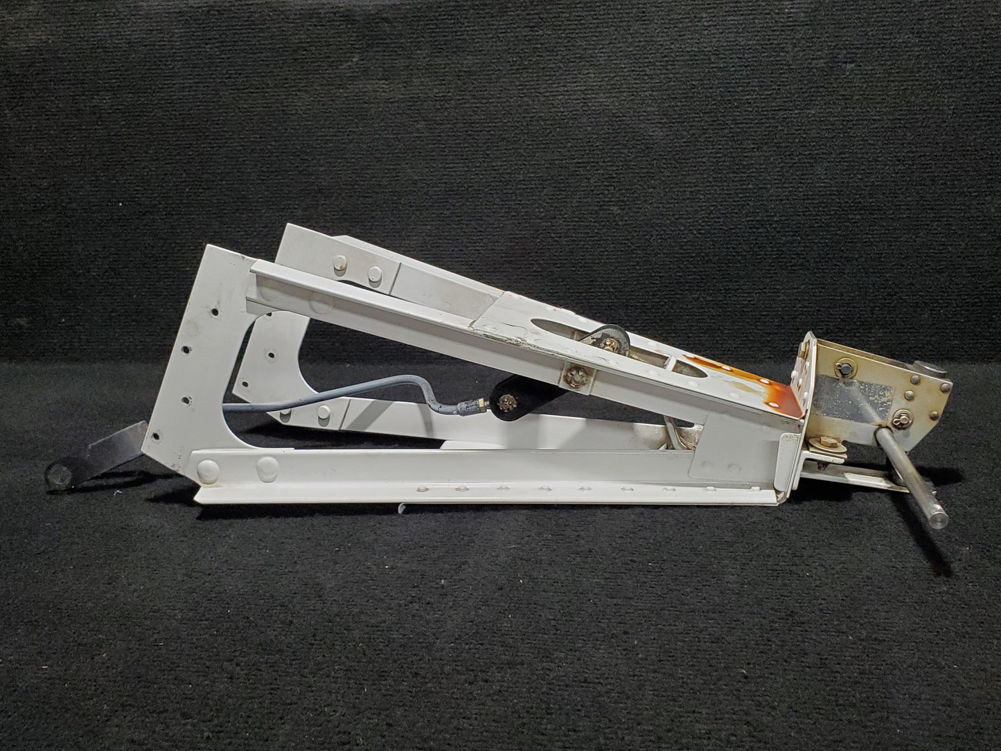 Rudder Gust Lock Assy - Aero Twin INC - OO-SEX