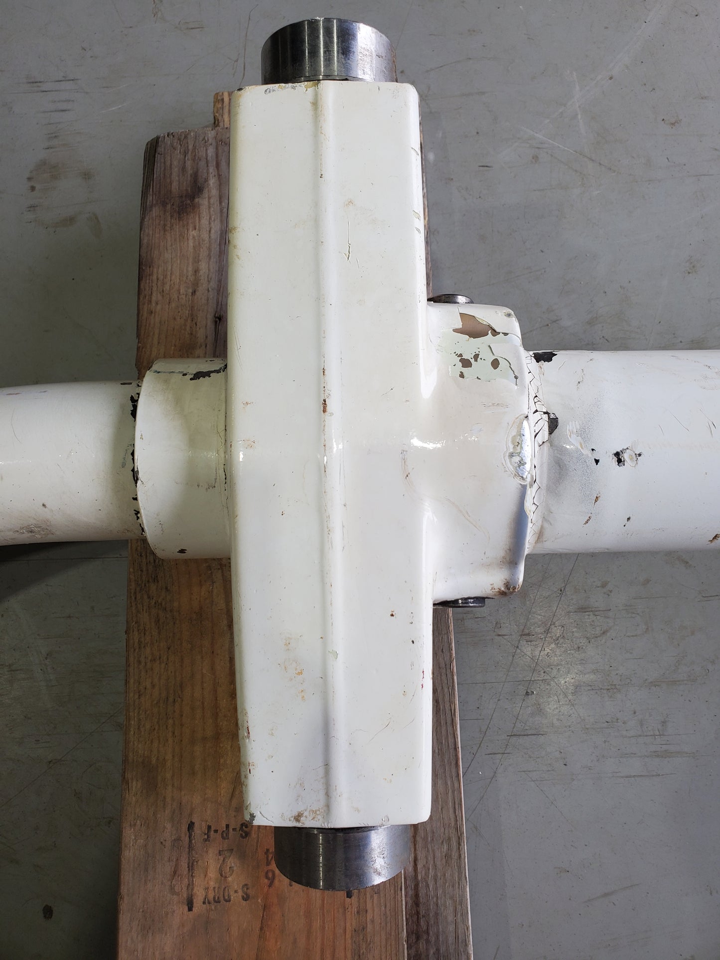 Main Landing Gear Assembly - Cessna 208B Caravan - 5H-NWA