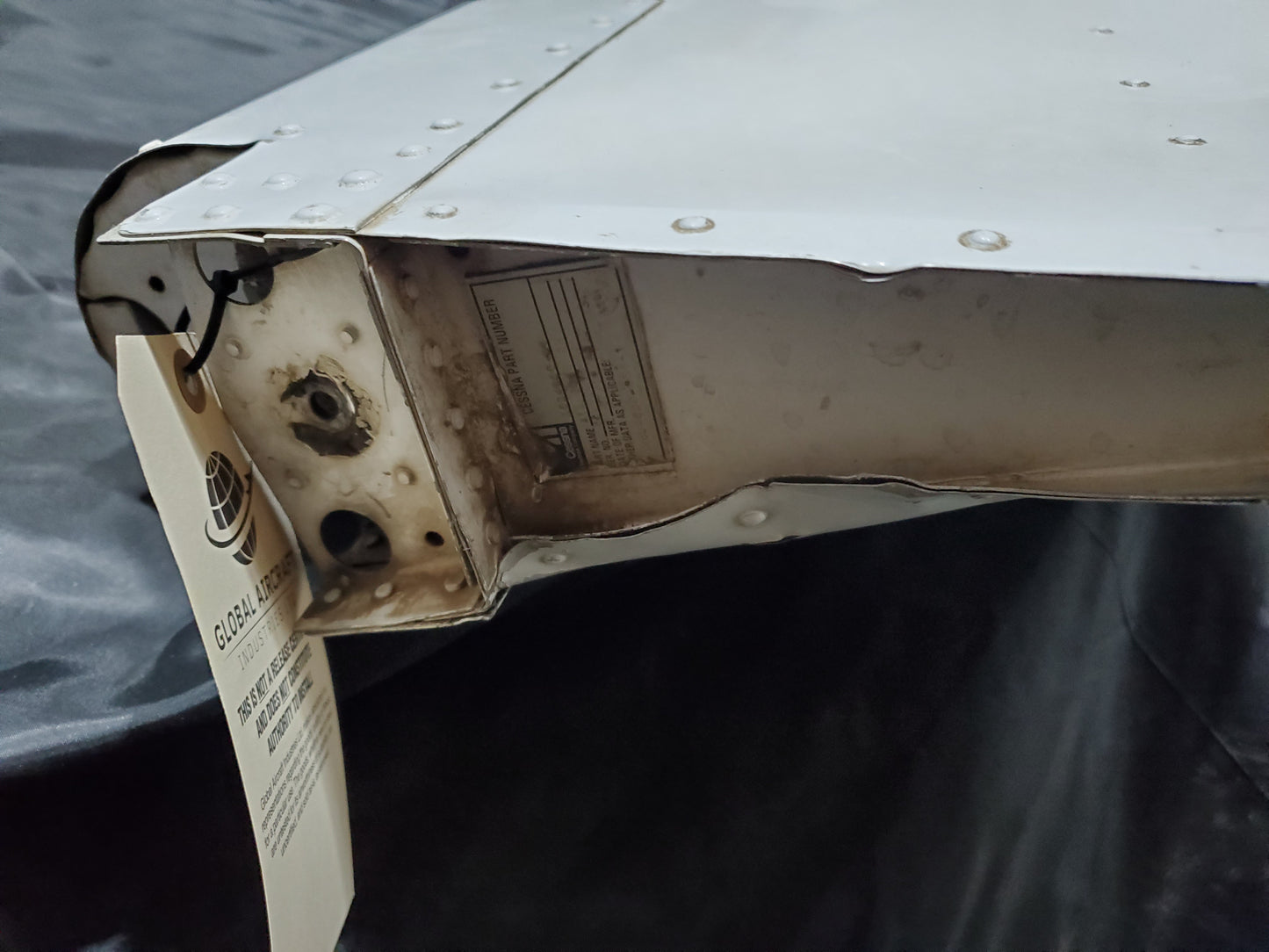 Aileron - RH - Cessna - 5Y-RNA