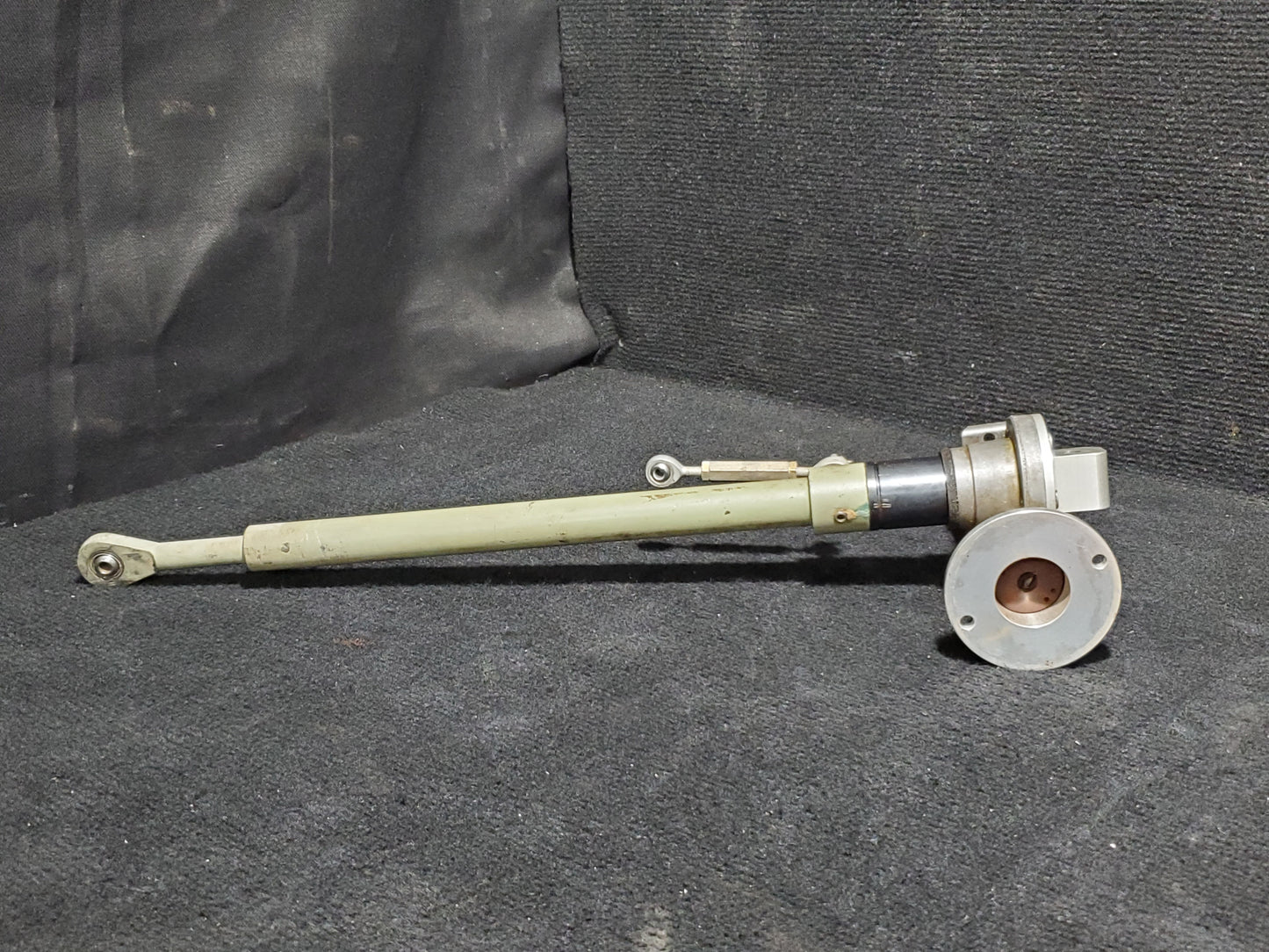 Transmission Assembly and Jack Screw - Flap Actuator - Cessna - 5H-NWA