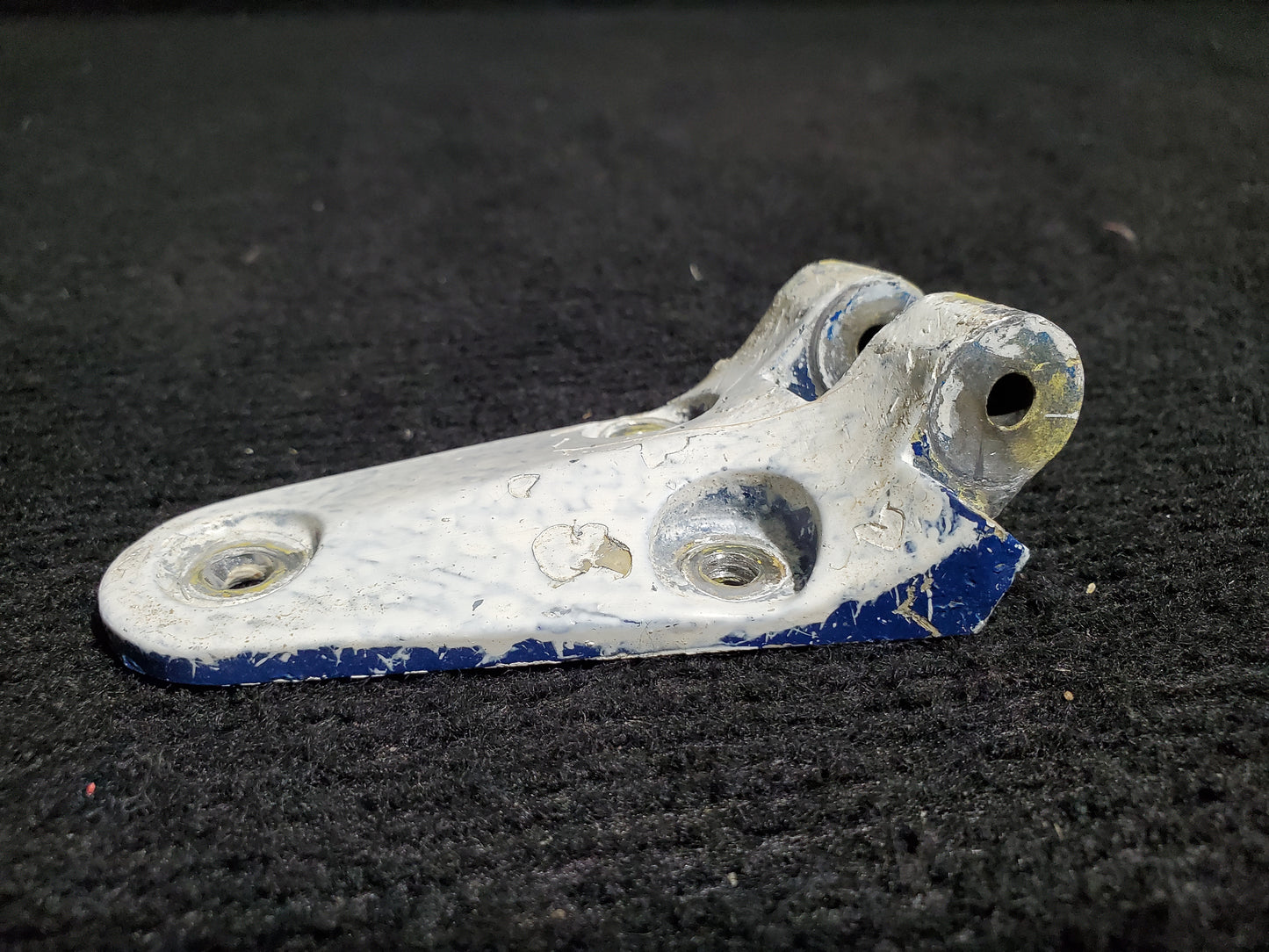 LH Hinge - Door Lower Fwd - Cessna - C-MISC