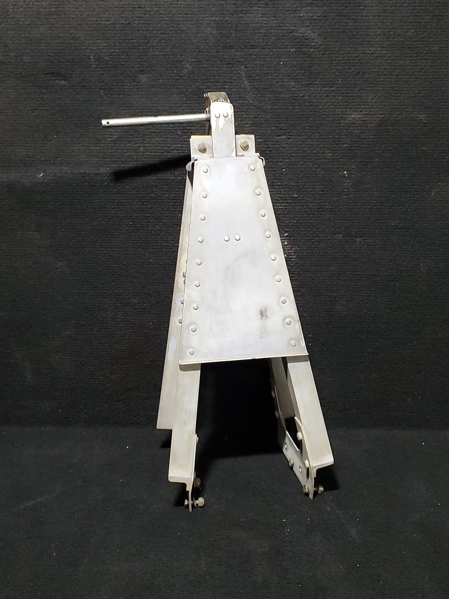 Rudder Gust Lock Assy - Aero Twin Inc - 5Y-ZBW