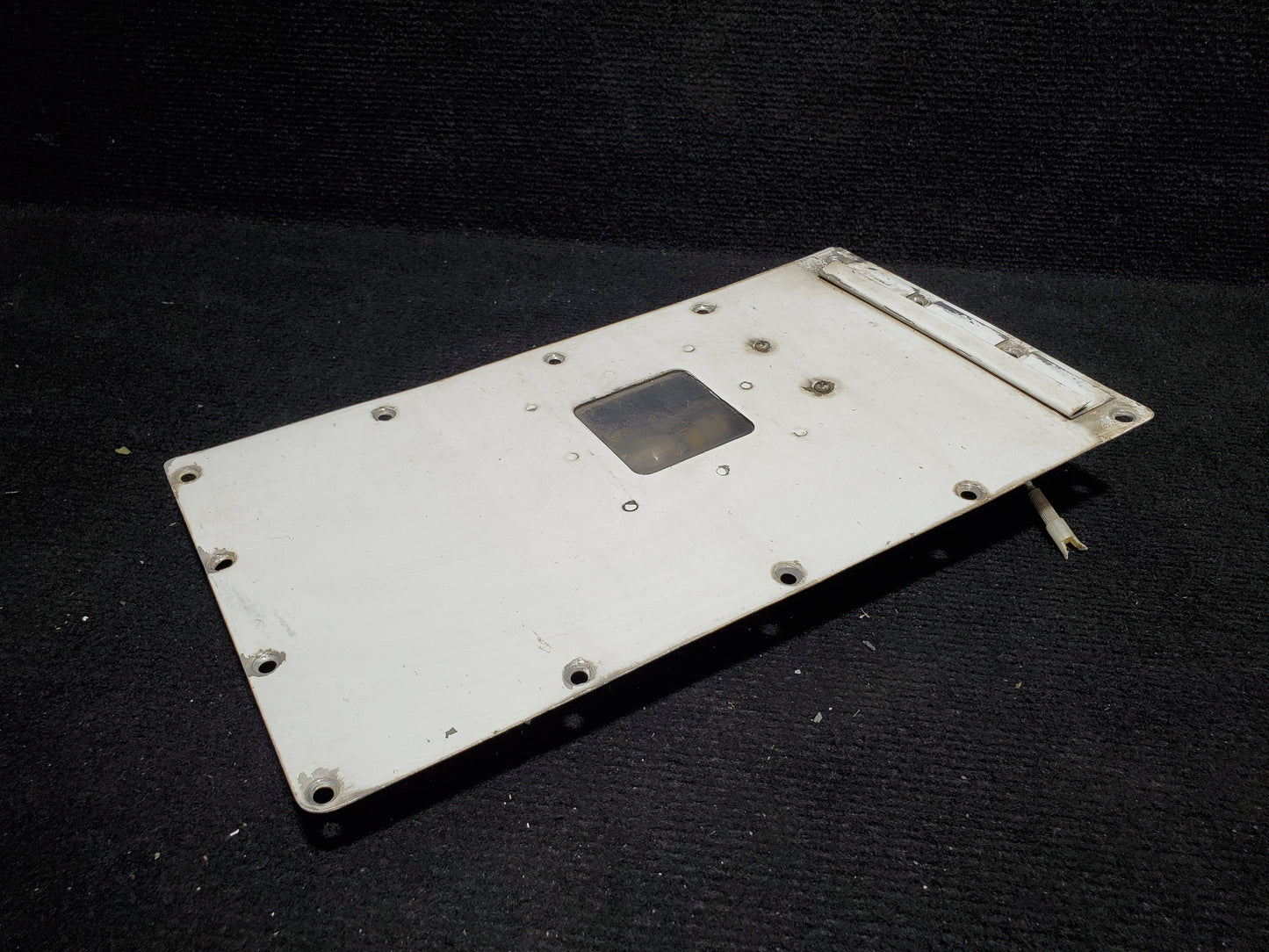 Access Cover w/ Courtesy Light - LH - Cessna - 5Y-ZBW