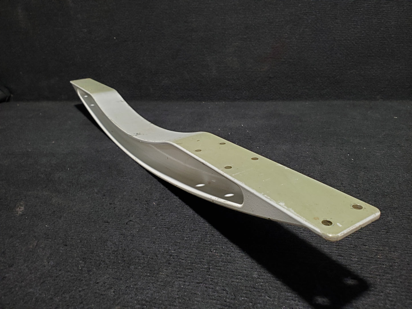 MLG Bay Stiffener - Cessna - 5H-TAZ
