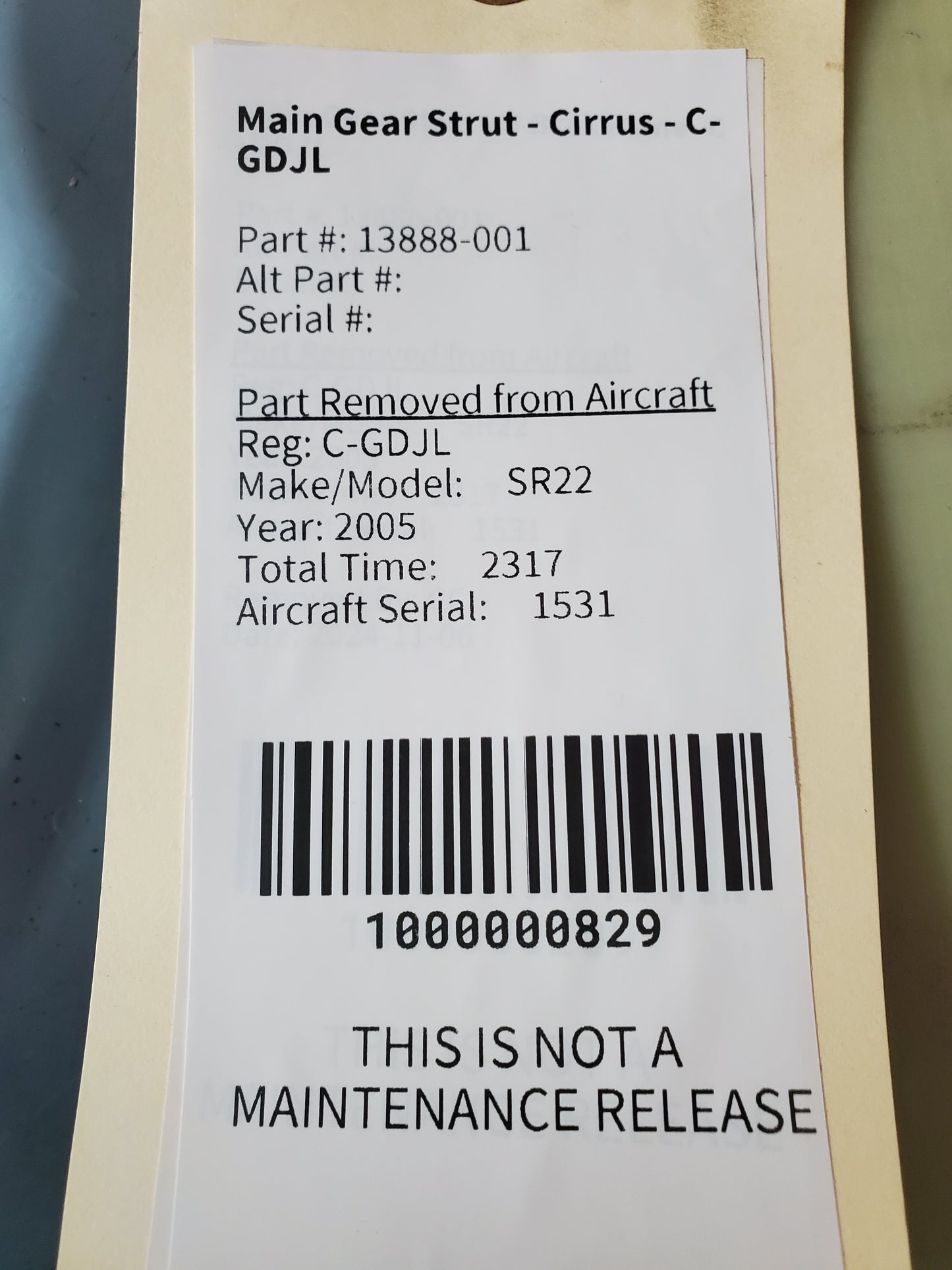 Main Gear Strut - Cirrus - C-GDJL