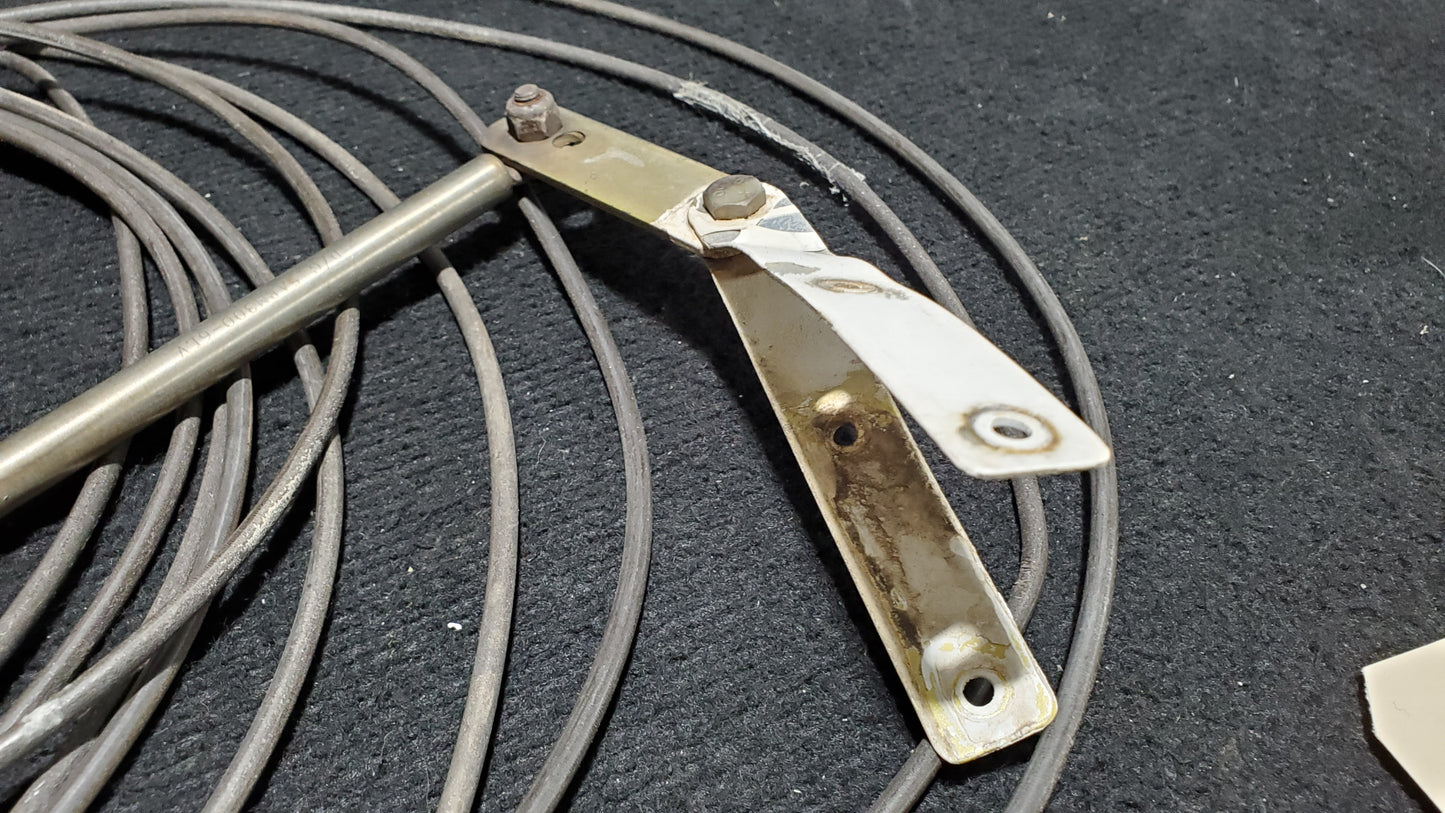 Radio Antenna Lead Thru Assy - Dayton Grainger - 5Y-ZBW