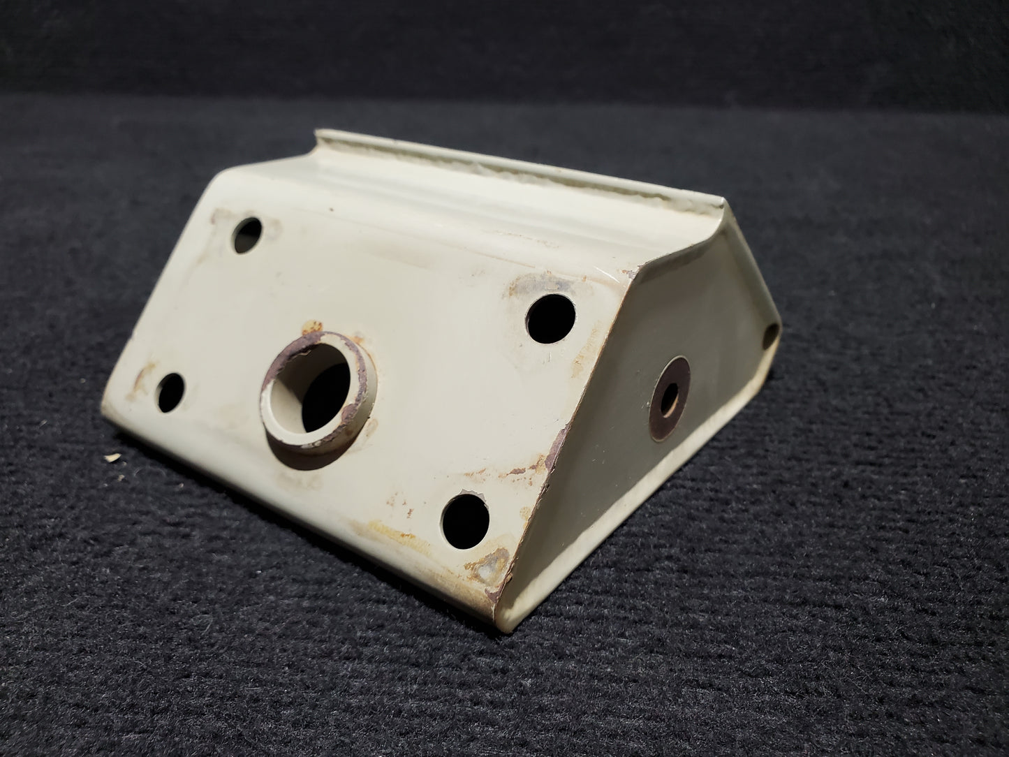 Engine Mount Bracket Assy - Lower LH - Cessna - 5Y-ZBW