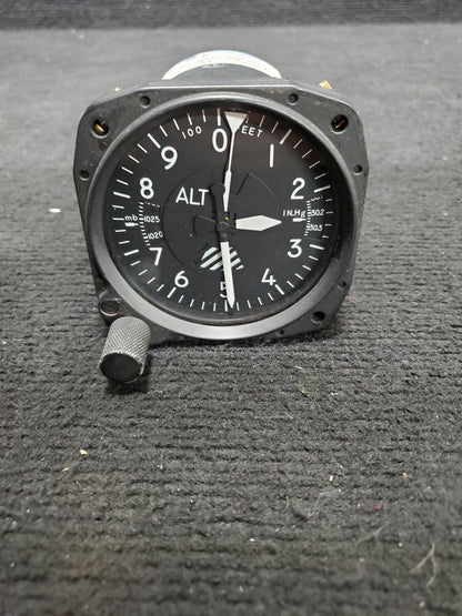 Altimeter - United Instruments - 5Y-ZBW