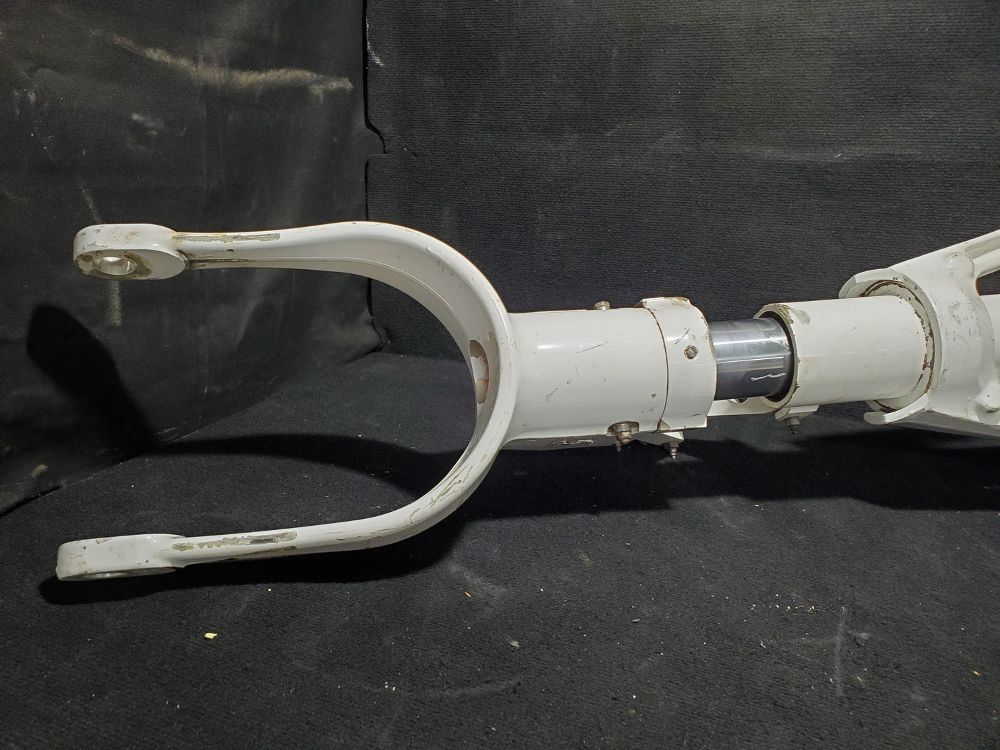 Nose Landing Gear Assembly - Cessna - 5Y-MME