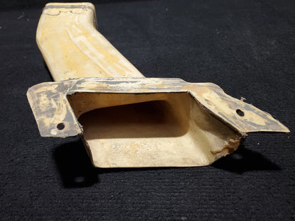 Fuel Drain Cover Outboard with Cargo Pod - Cessna - 5H-NWA