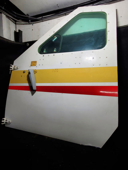 Crew Door - LH - Cessna - 5H-TAZ