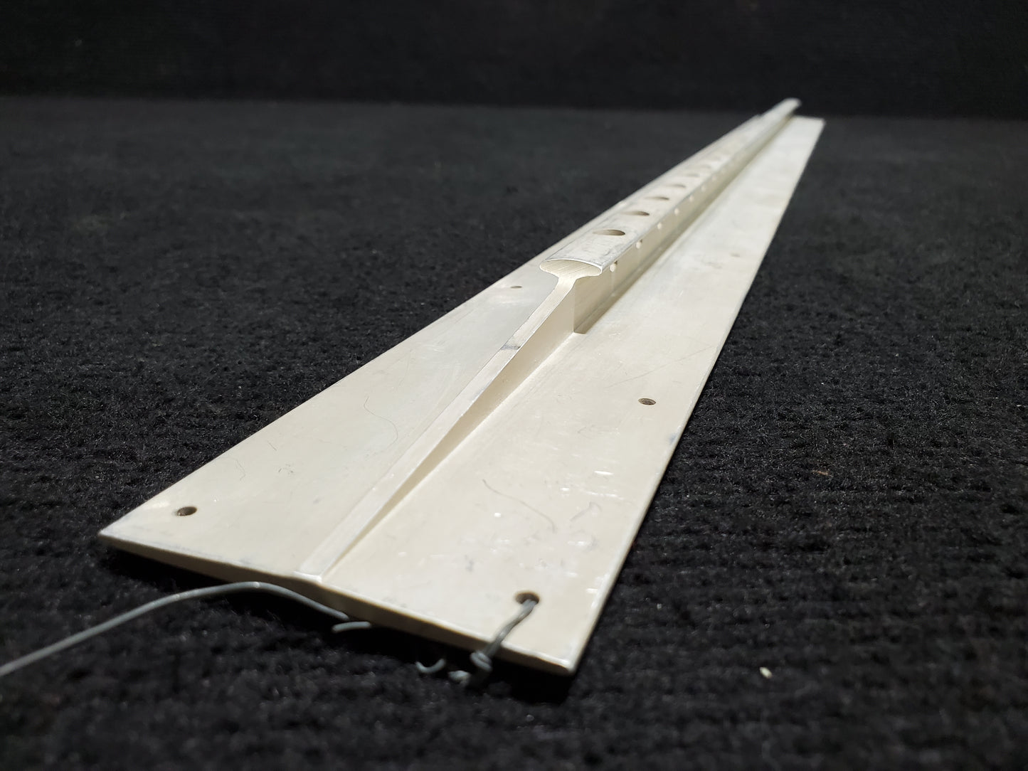 Seat Rail LH OTBD - Cessna - MISC-MB-206-207-LOT