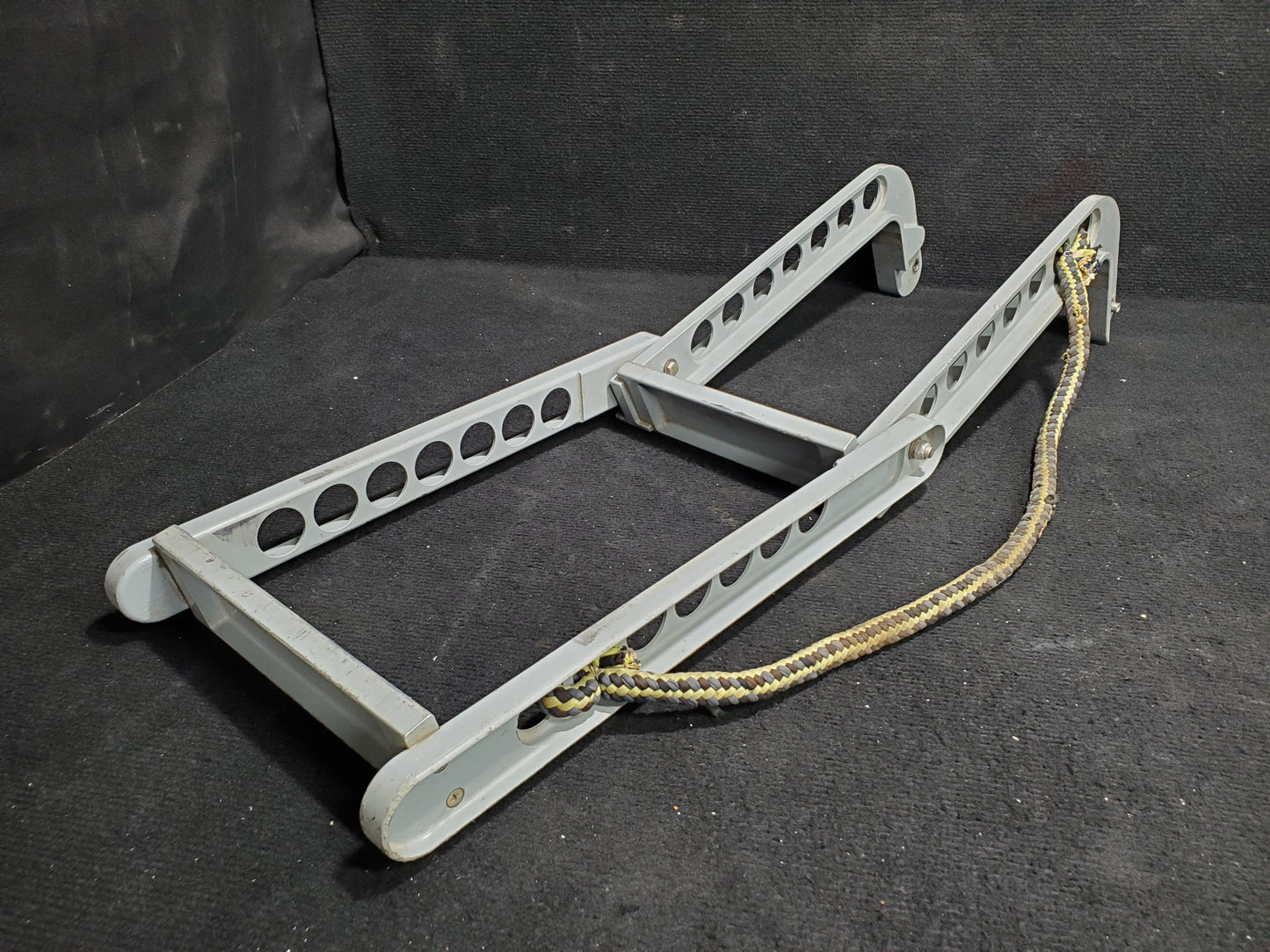 Crew Step Assembly - Cessna - 5Y-TAZ