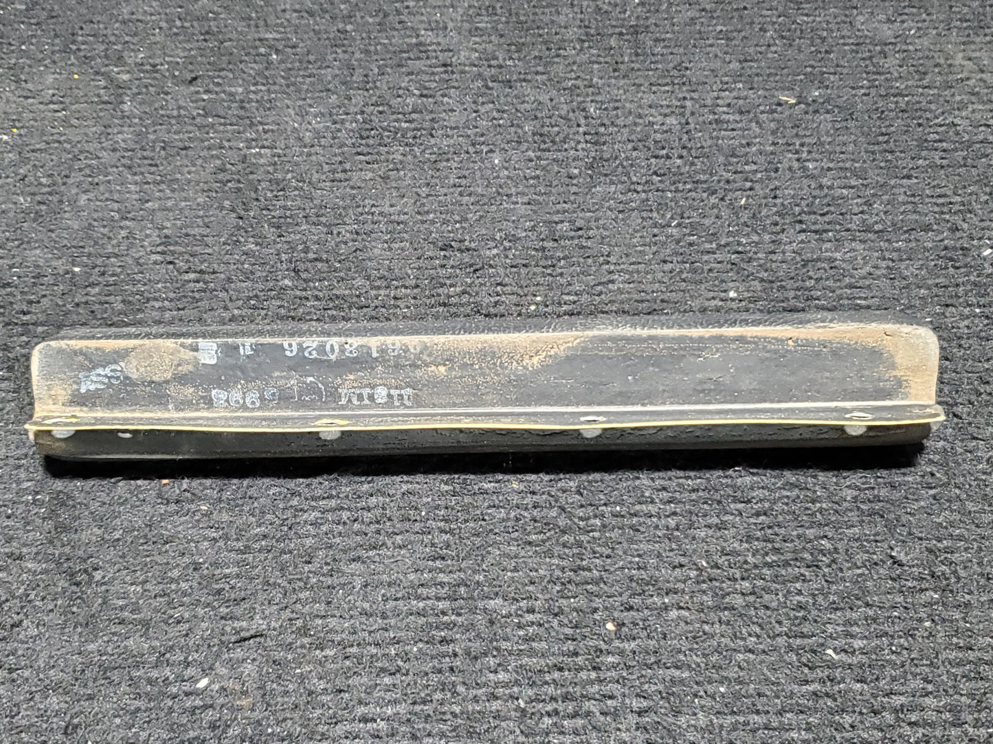 Knee Bumper Assy - Cessna - 5Y-ZBW