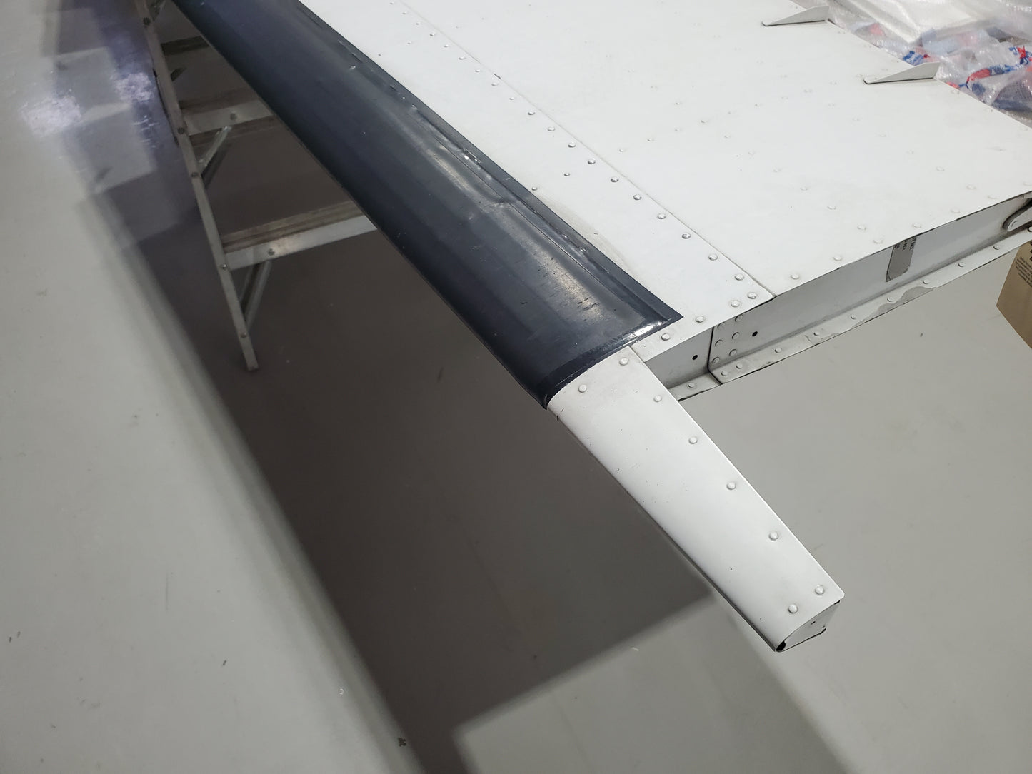 Horizontal Stabilizer - Cessna 208B Caravan - OO-SEX