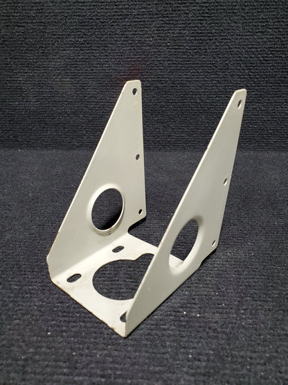 Fuel Filter Bracket - Cessna - 5H-NWA