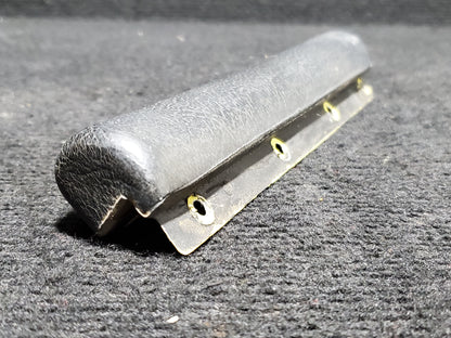 Knee Bumper Assy - Cessna - 5Y-ZBW