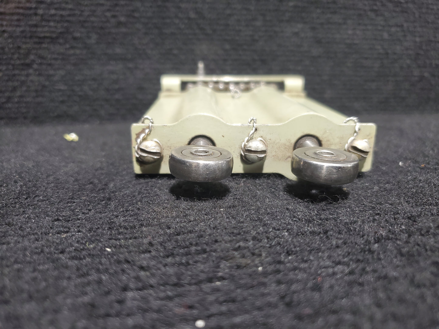 Aileron Trim Tab Actuator - Cessna - 5Y-ZBW