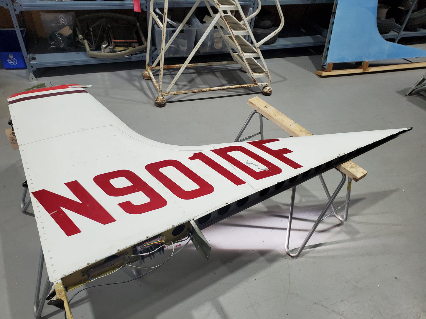 Fin Assembly with Dorsal - Cessna 185 - C-FJEZ