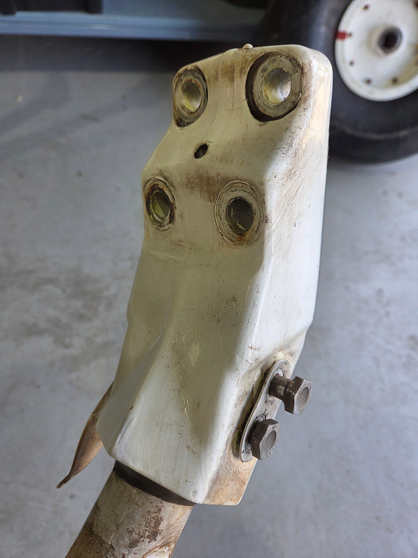 Main Landing Gear Assembly - Cessna 208B Caravan - 5Y-ZBW
