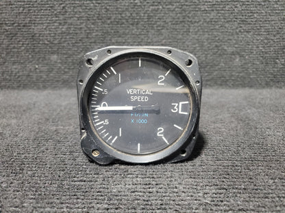 Vertical Speed Indicator - United Instruments - 5H-TAZ