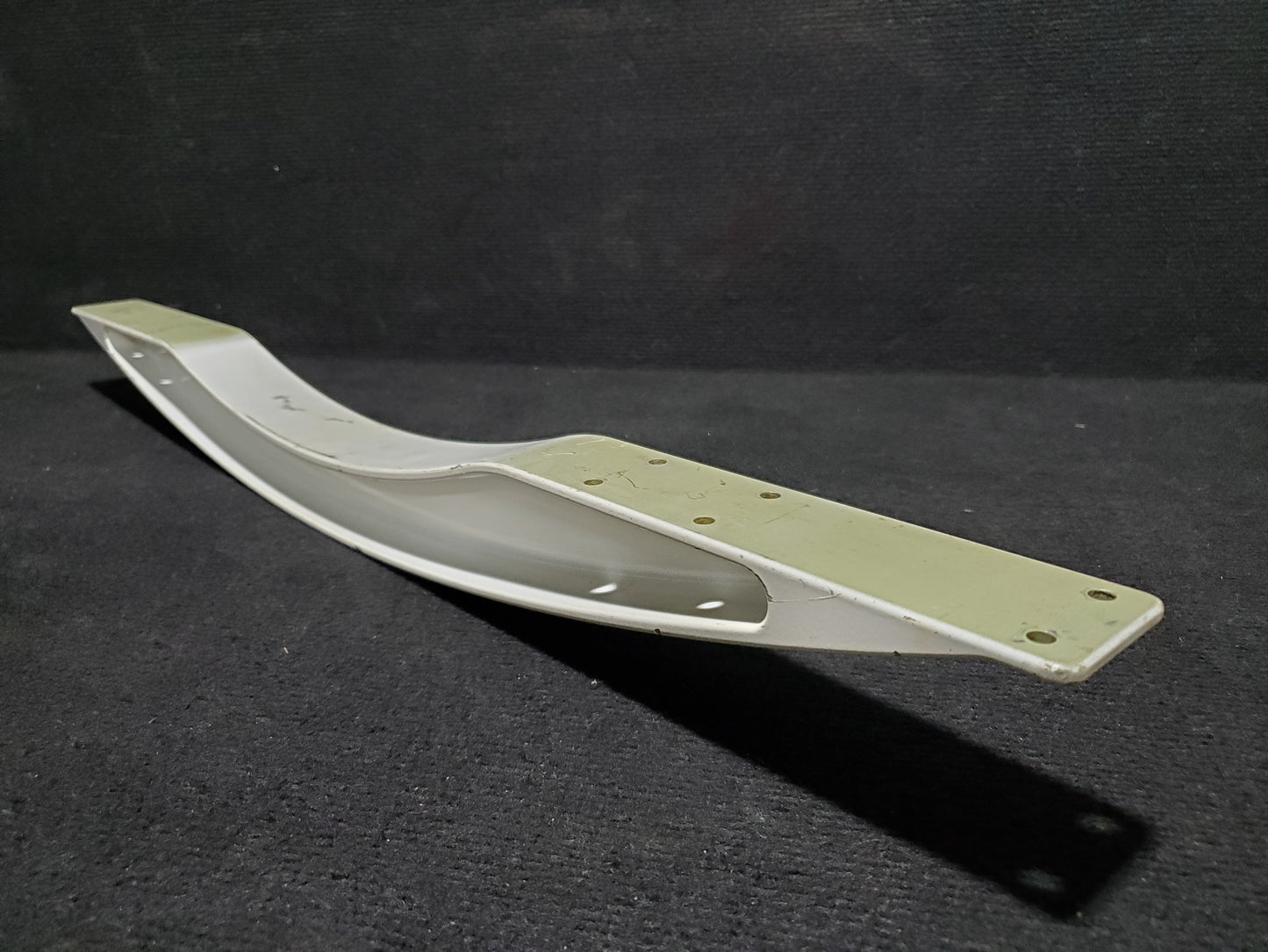 MLG Bay Stiffener - Cessna - 5H-TAZ