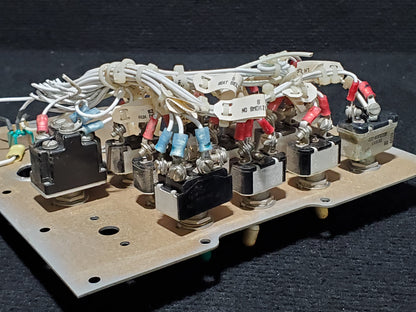 Switch Assy Plate - Cessna - 5H-TAZ