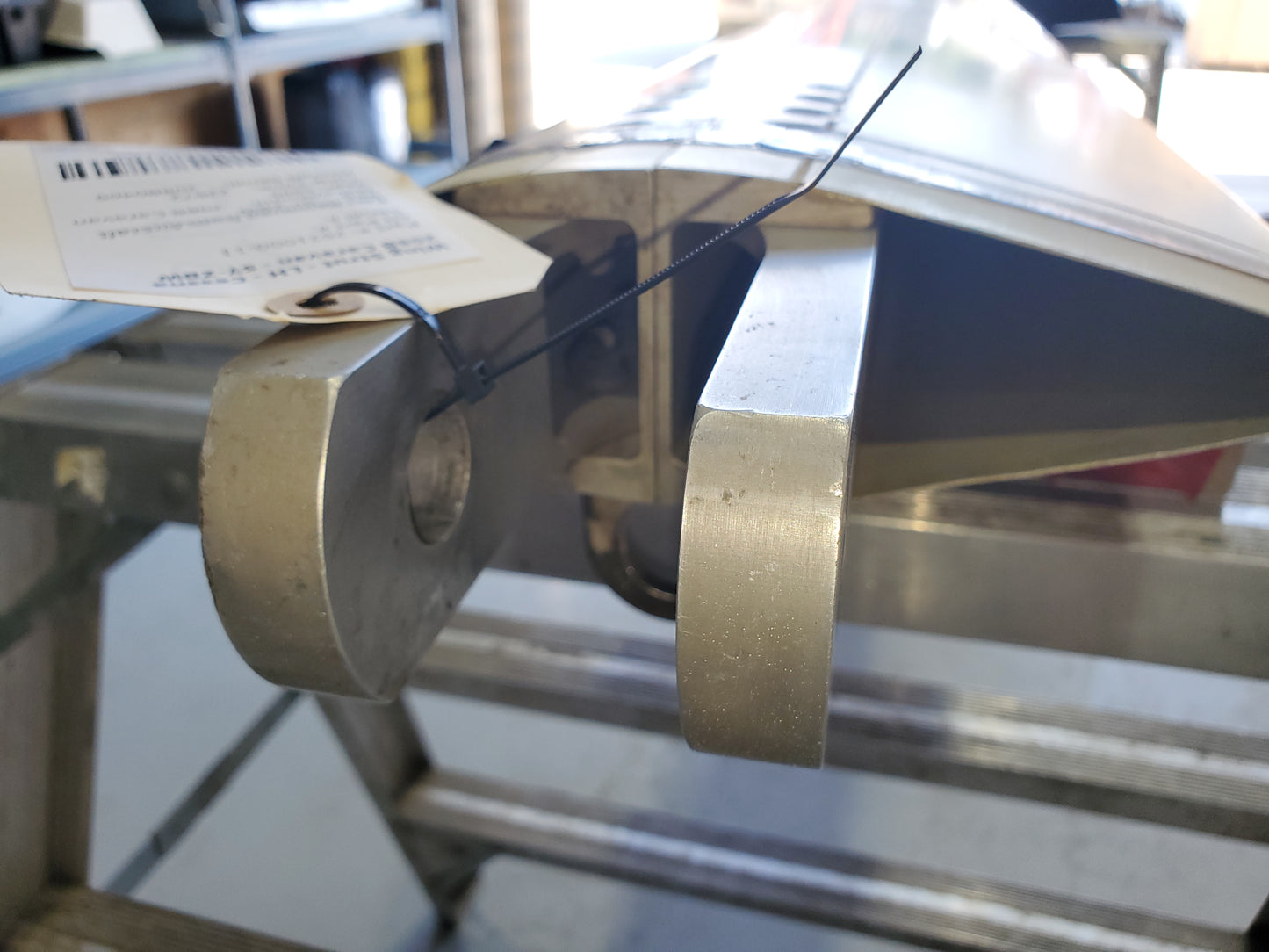 Wing Strut - LH - Cessna 208B Caravan - 5Y-ZBW