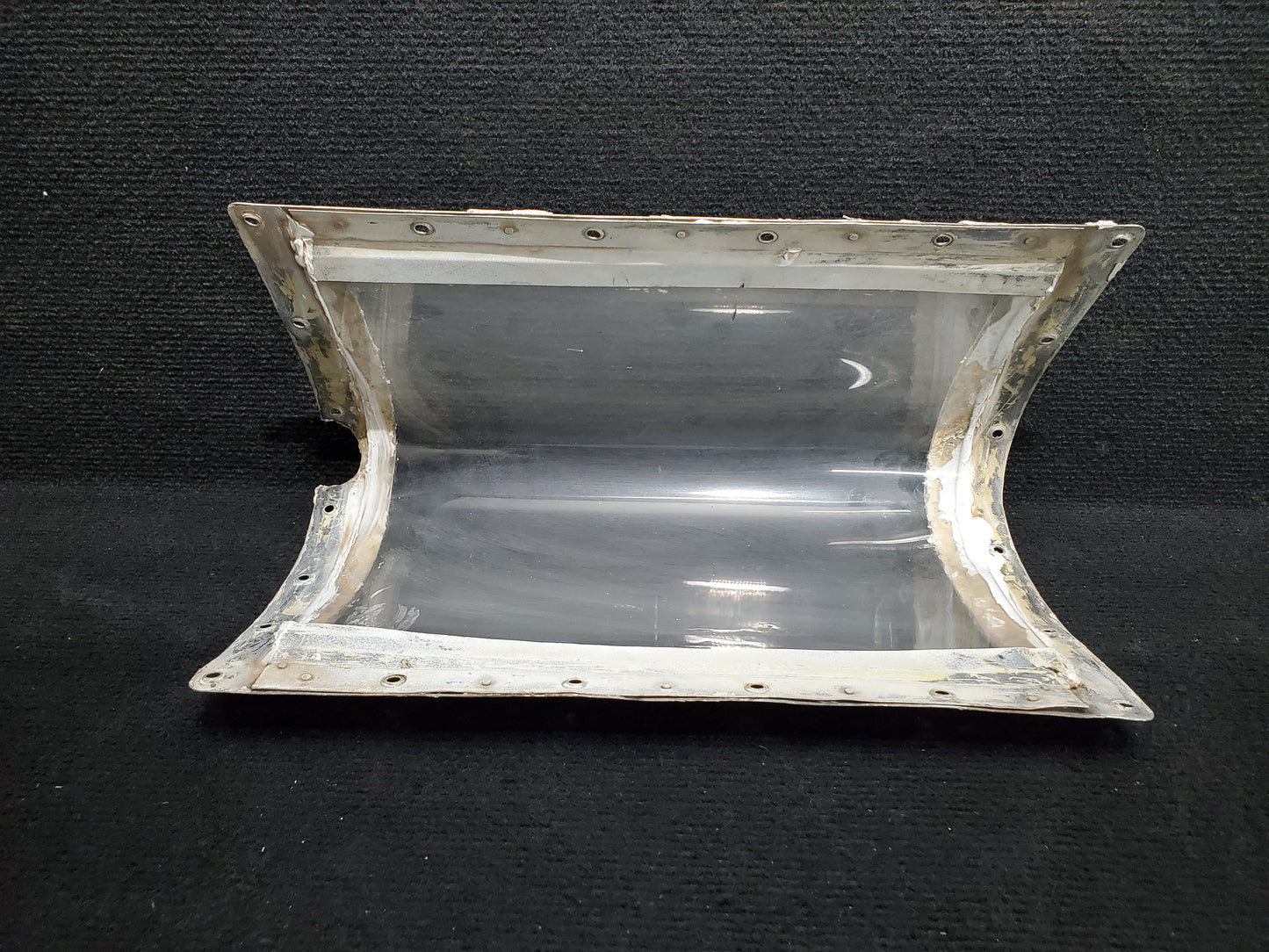 Landing and Taxi Light Lens Assy - LH - Cessna - 5Y-ZBW