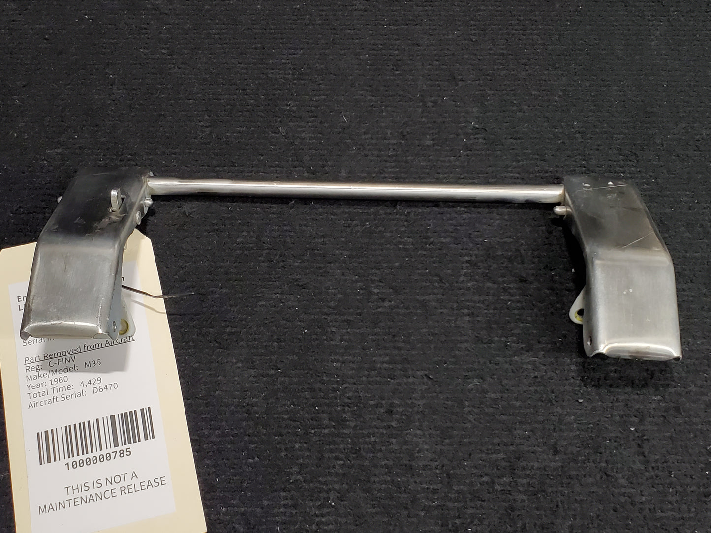 Emergency Window Latch LH - Beechcraft - C-FINV