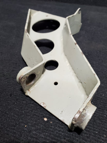 Bracket Assy 95 Amp Alternator - Cessna 208B - Unknown Origin