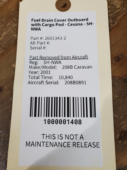 Fuel Drain Cover Outboard with Cargo Pod - Cessna - 5H-NWA