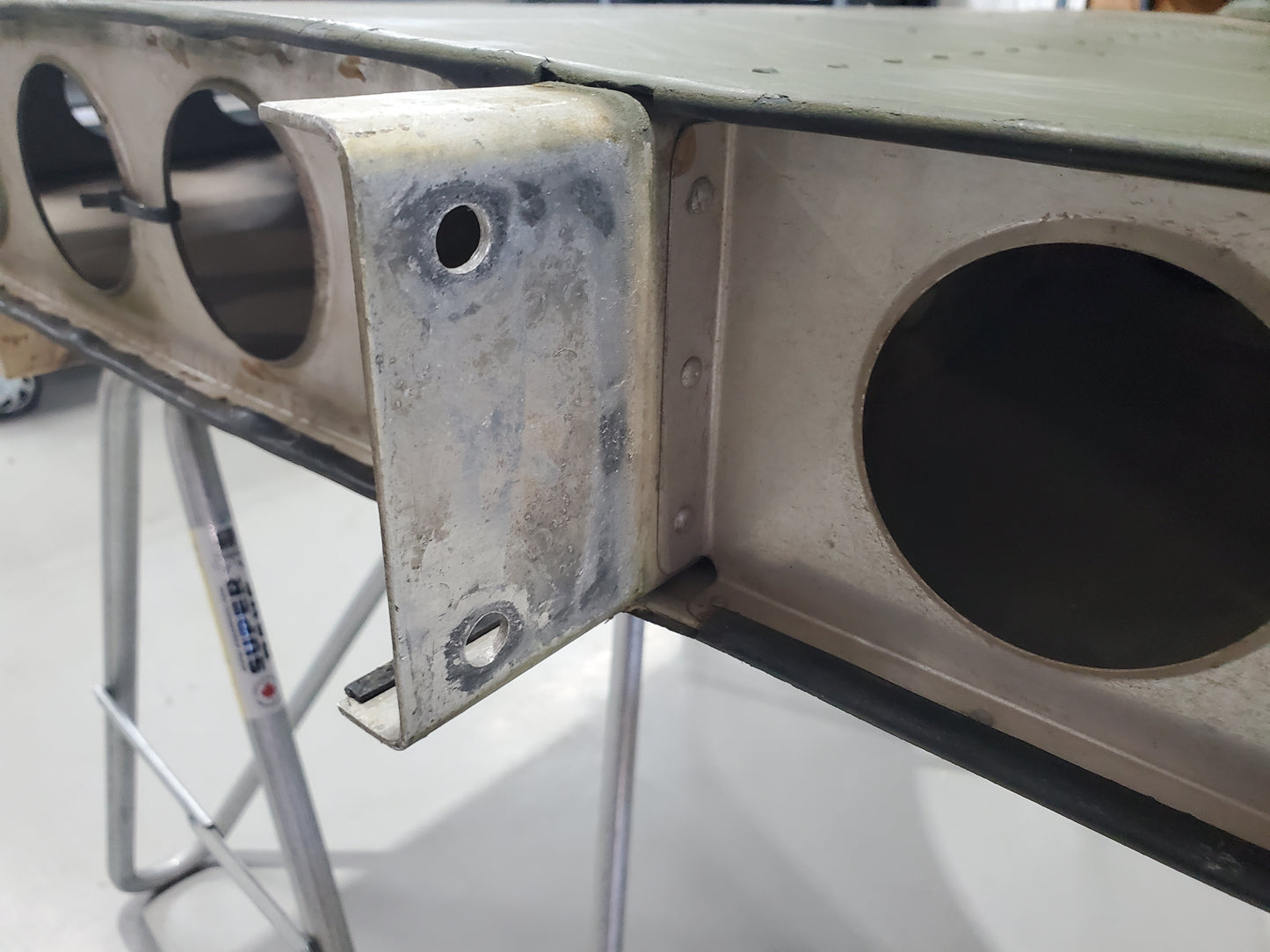 Fin Assembly with Dorsal - Cessna 185 - 735