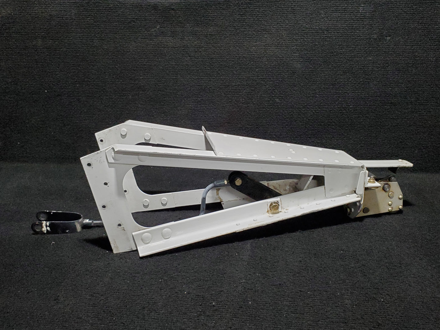 Rudder Gust Lock Assy - Aero Twin INC - OO-SEX